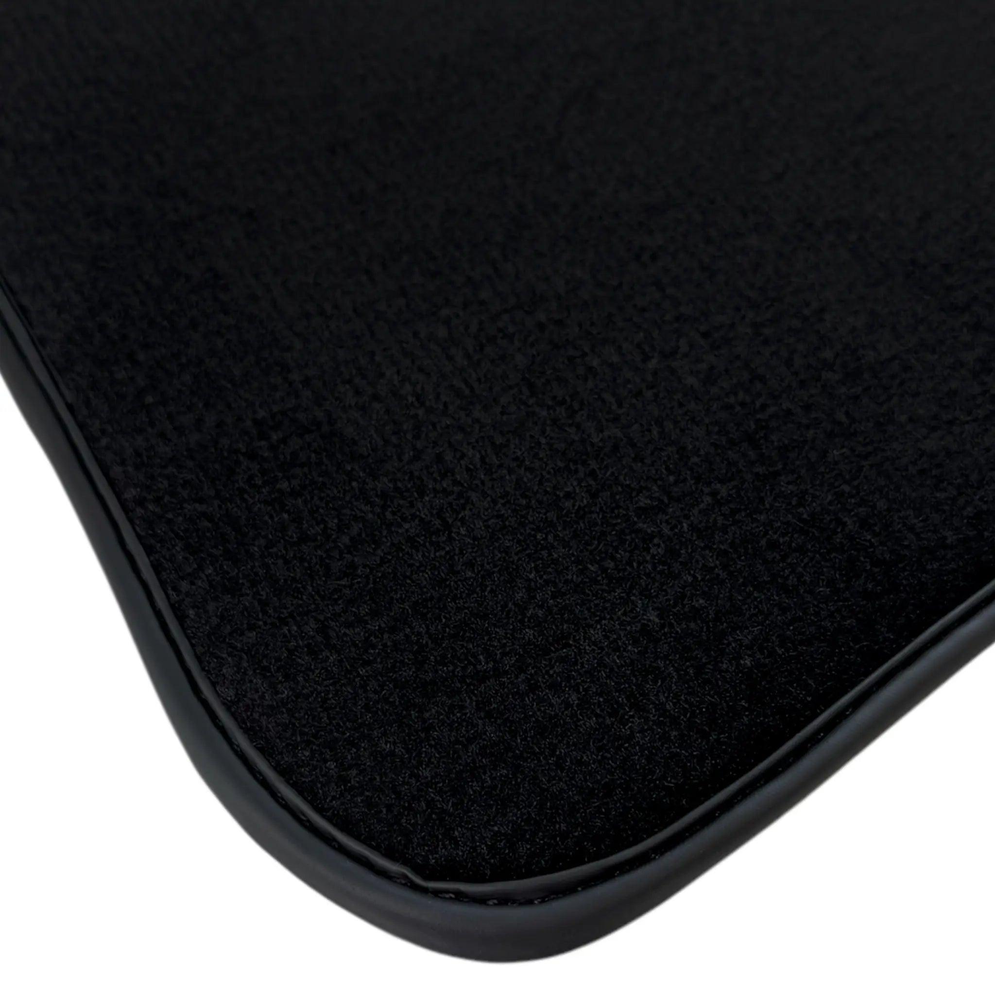 Black Floor Mats for Rolls Royce Cullinan (2018–2025) with Green Leather Borders