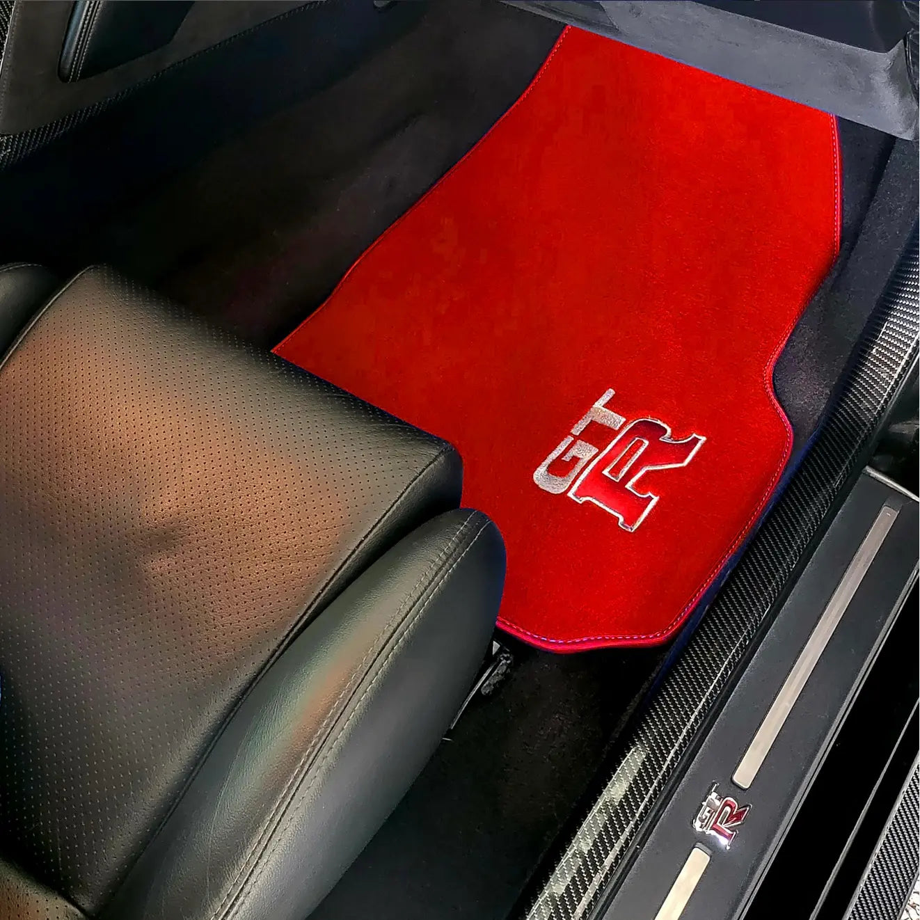 Floor Mats for Nissan GT-R - Tailored Red Carpets Set with GTR Emblem | AutoWin