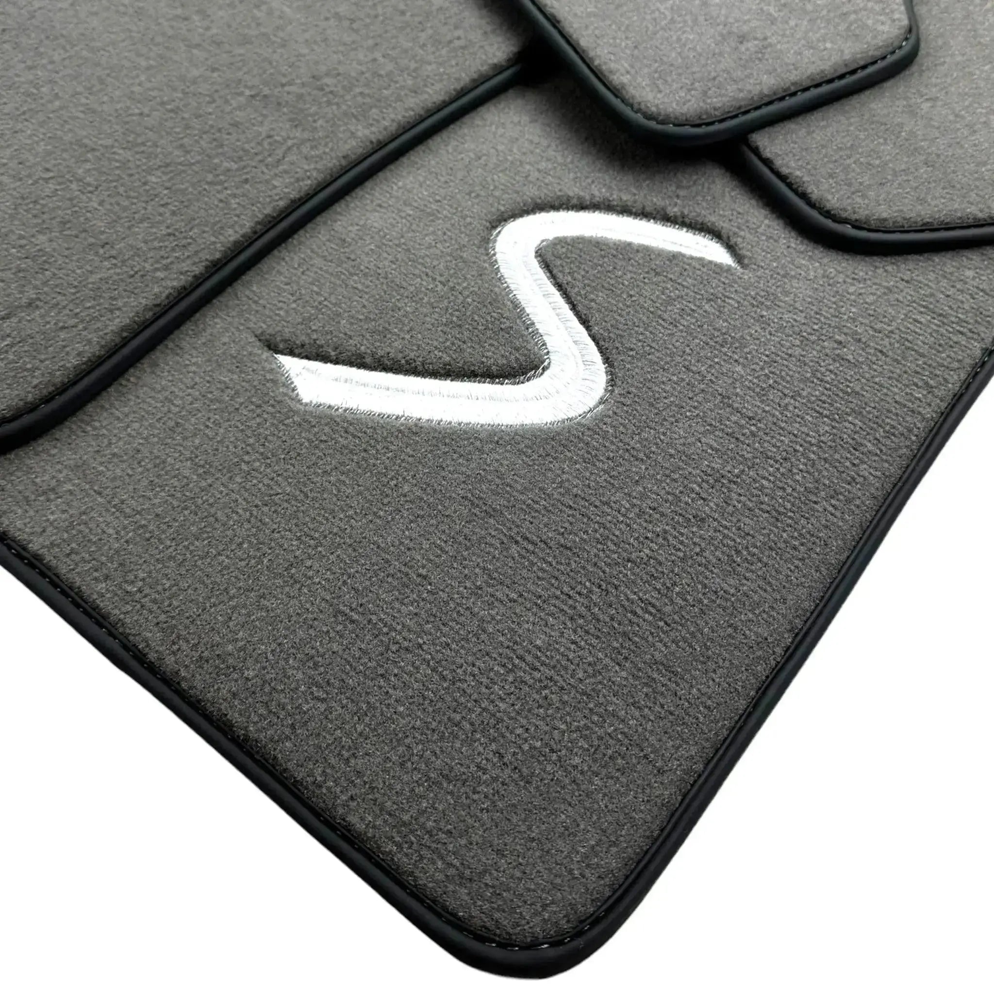 Grey Floor Mats for Mini Countryman F60 (2017-2023) - AutoWin