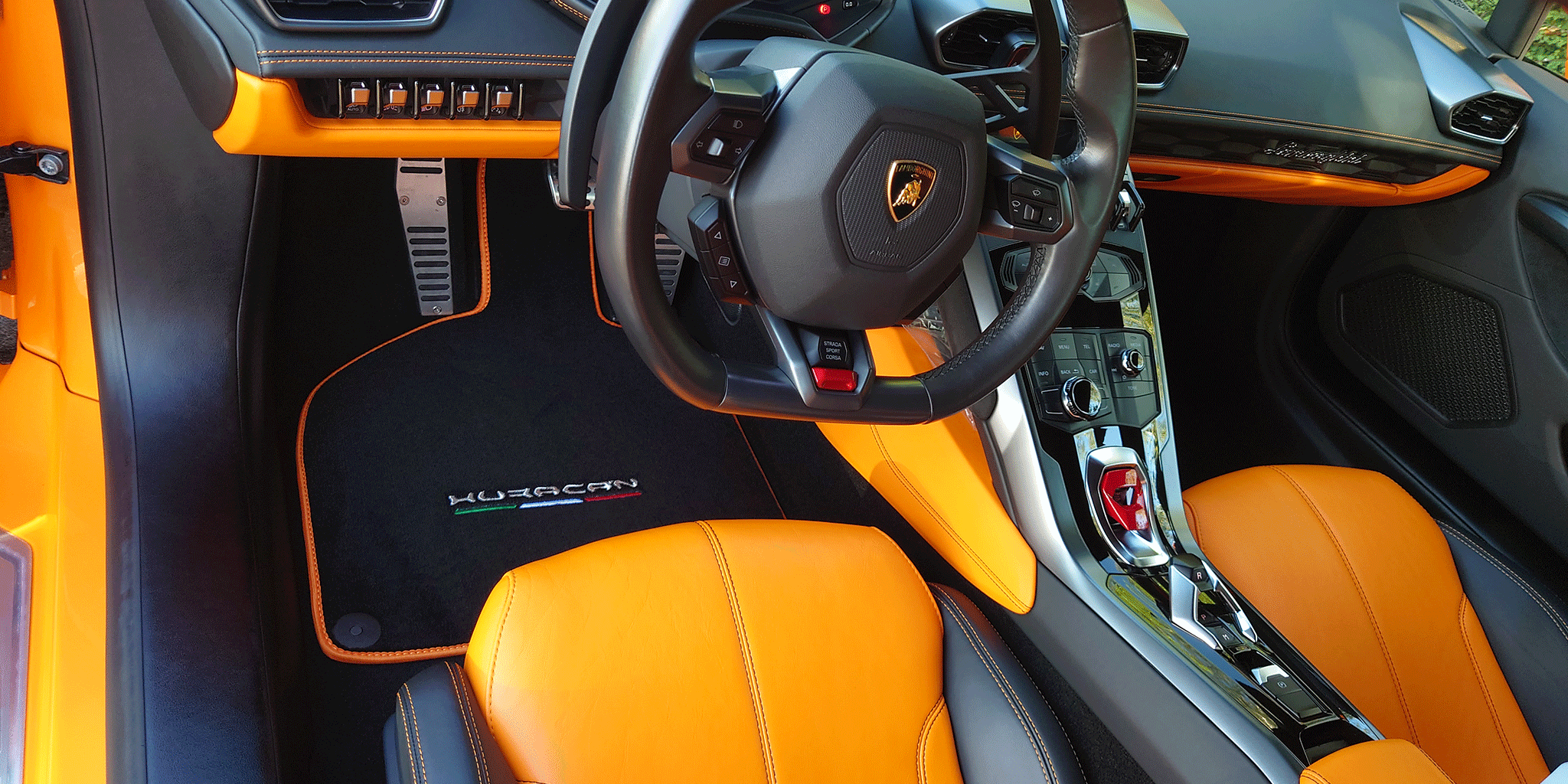 Lamborghini Huracan Floor Mats - AutoWin