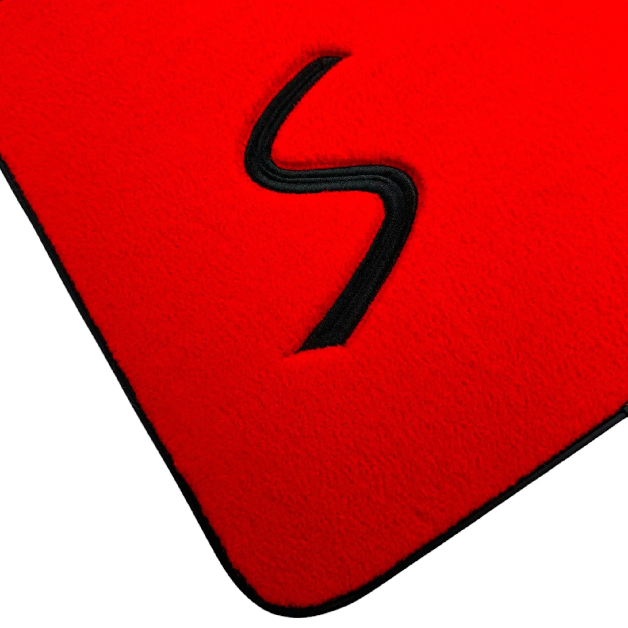 Red Floor Mats for Mini Countryman F60 Hybrid (2020-2023) - AutoWin